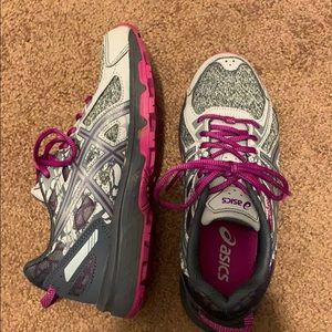 ASICS sneakers only worn once dark pink and grey